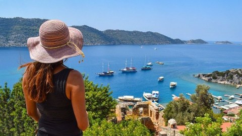 Türkiyə iyun ayında xarici turistləri qəbul etməyi düşünür