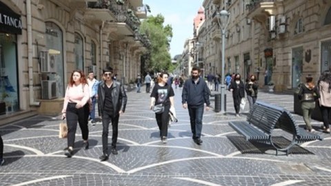 Bakının xüsusi karantindən sonra ilk günü - FOTOREPORTAJ
