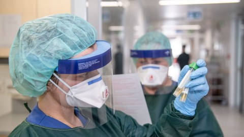 Azərbaycanda qalan əcnəbilərdə də koronavirus aşkarlandı - RƏSMİ