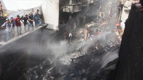 Pakistan qəzada həlak olan sərnişinlərin ailələrinə təzminat ödəyəcək