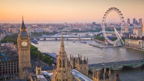 Corc Floydun ölümünə görə Londonda etiraz aksiyası