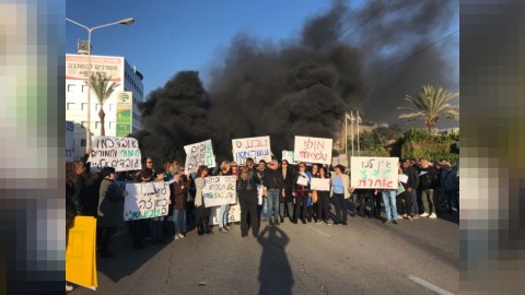 İsrail fələstinlilərə məxsus iş yerlərini bağlayır