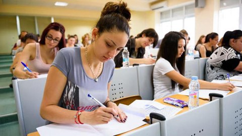 Ailə üzvlərində koronavirus aşkarlanan abituriyent imtahana BURAXILMAYACAQ