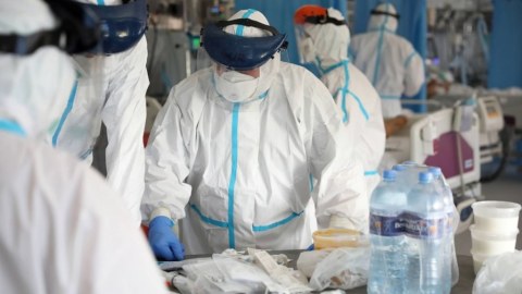 Bu Avropa ölkəsində 3 azərbaycanlı koronavirusa YOLUXDU