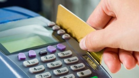 Əcnəbilərin Azərbaycanda bank kartları ilə xərcləmələri kəskin azalıb
