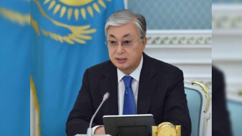 Qazaxıstan tədricən latın əlifbasına keçir