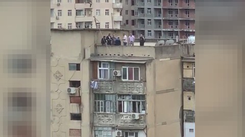 Bakıda damda kabab bişirənlər, domino oynayanlar cəzalandırıldı - FOTO