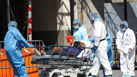 Dünyada koronavirusa yoluxanların sayı 7 milyonu ÖTDÜ
