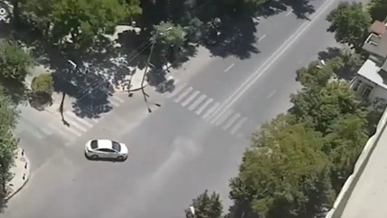 Polis karantin rejimini pozan sürücünü axtarır - VİDEO