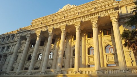 Universitetin 3 dekanı işdən kənarlaşdırıldı