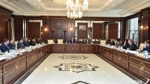 Milli Məclisdə beynəlxalq sahəni ən yaxşı hansı deputat bilir? - Ekspert RƏYLƏRİ 