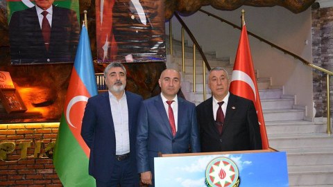 “Türkiyədə çətin vəziyyətə düşən azərbaycanlılara “Azərbaycan evləri” sahib çıxdı” - Diaspor sədri