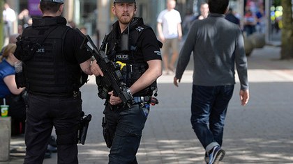 Britaniyada parkda bıçaqlanma - ölənlər var