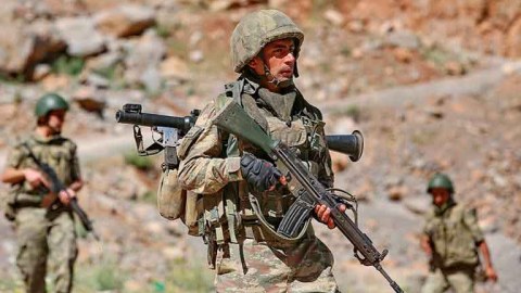 Türkiyənin 3 cəbhədə müharibəsi – “Ətrafdakı hadisələrə seyrçi qalmır” 