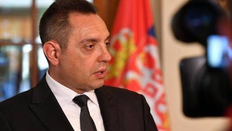 Serb nazir koronavirusa yoluxdu