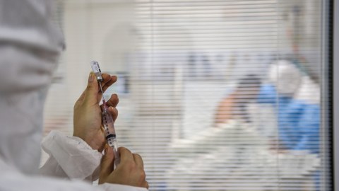 Koronavirusa yoluxanların sayı 11 milyonu KEÇDİ