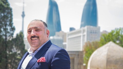 Bəhram Bağırzadənin süni tənəffüs aparatından ayrılmağını gözləyirlər
