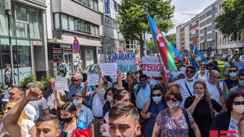 Almaniyanın Düsseldorf şəhərində Ermənistanın hərbi təxribatına etiraz - FOTO