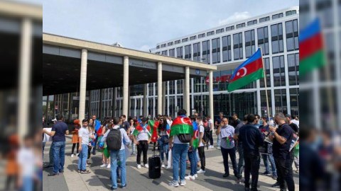 Kölndə yaşayan azərbaycanlılar da ordumuza dəstək verdi