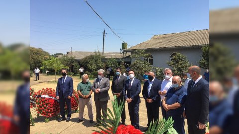 Deputatlar Masallıda şəhid mayorun məzarını ziyarət edib - FOTOLAR