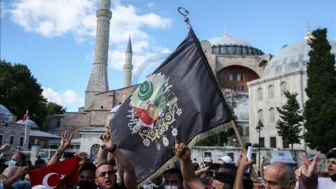 Putin yunan baş nazirlə Aya Sofyanı müzakirə etdi
