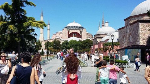 Ayasofyada 86 ildən sonra ilk namaz qılındı
