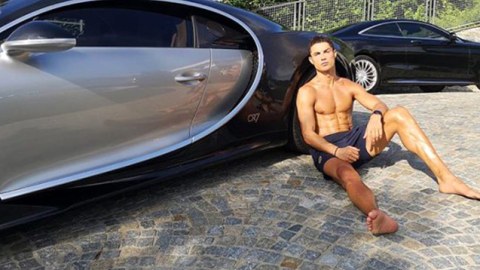 Ronaldo dünyanın ən bahalı avtomobilini aldı - Foto