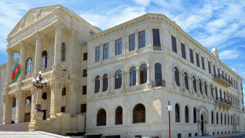 15 yaşlı qızı zorlayan müəllimlə bağlı hökm ağırlaşdırıla bilər