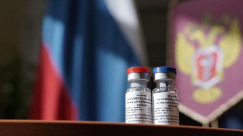 Qərb mediası Rusiyanın vaksin kəşfinə ŞÜBHƏ EDİR 