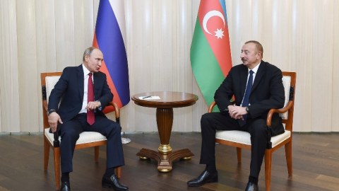 İlham Əliyev Putini təbrik etdi