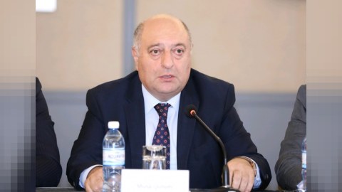 Komitə sədri: “Karantin rejimi yüngülləşdirilməli, rayonlara gediş-gəliş açılmalıdır!”