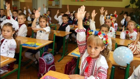Ukraynanın rusdilli məktəbləri rus dilindən İMTİNA ETDİLƏR 