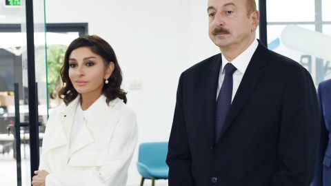 İlham Əliyev və Mehriban Əliyeva UNEC-in yeni tədris korpusunun AÇILIŞINDA