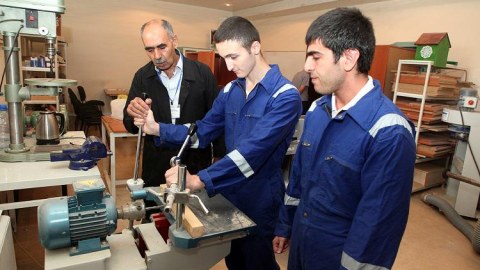Peşə təhsili müəssisələrinə sənəd verənlərin sayı açıqlanıb