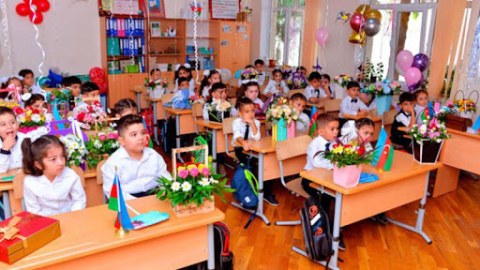 İbtidai siniflərdə dərslər 25 dəqiqə olacaq - Foto