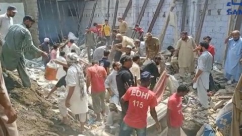 Pakistanda ev uçdu, ölənlər var