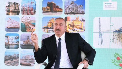 “Ölkəmizin həm siyasi, həm iqtisadi nailiyyətləri böyük dərəcədə neft-qaz amilinə söykənir”