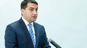 Hikmət Hacıyev xarici jurnalistləri Azərbaycana DƏVƏT ETDİ