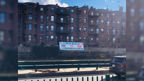 Bostonda “Qarabağ Azərbaycandır” plakatı asılıb - FOTO