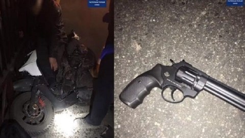 Kiyevdə motosiklet sürücüsü yoldan keçənlərə atəş açdı