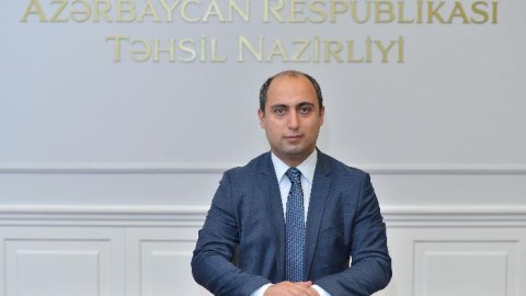 Nazir müəllimləri təbrik etdi