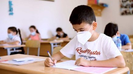 Azərbaycanda 11 şagird və 3 müəllim virusa yoluxdu