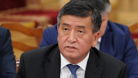 Prezident istefa verməkdən imtina etdi