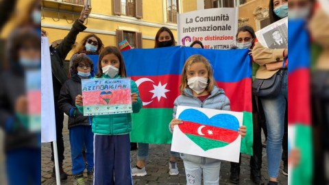 İtaliyadakı Azərbaycan diasporu ayağa qalxdı - FOTO