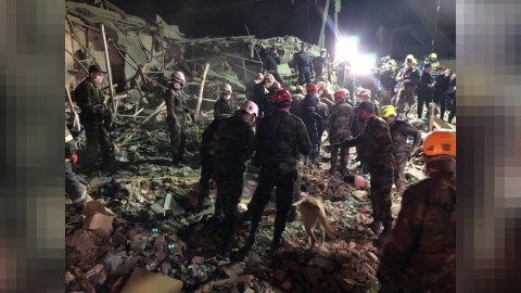 FHN: Dağıntılar altından 40-dan çox yaralı, 12 cəsəd çıxarılıb