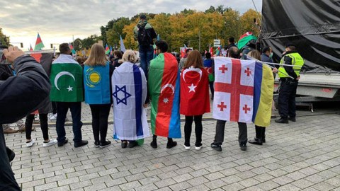 Almaniya azərbaycanlıları ayağa qalxdı - Fotolar