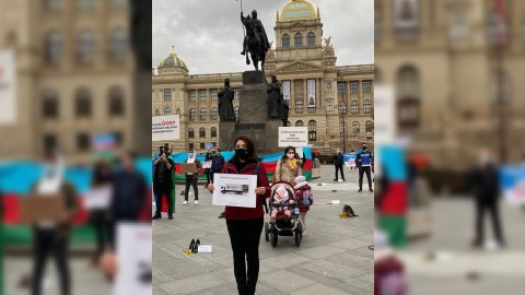 Praqa azərbaycanlı şəhid uşaqların “sahibsiz ayaqqabıları”na şahidlik etdi - FOTO