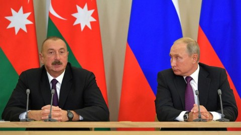 İlham Əliyevlə Putin döyüş bölgəsindəki vəziyyəti müzakirə etdilər