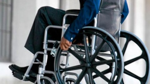 Kiyev Azərbaycanlıları Konqresi yaralı döyüşçülərə əlil arabaları göndərib