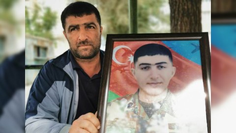 “Sonuncu ümidimi onun üzərinə örtülən bayrağa bükdüm” - Oğlu ilə fəxr edən Şəhid atası - REPORTAJ